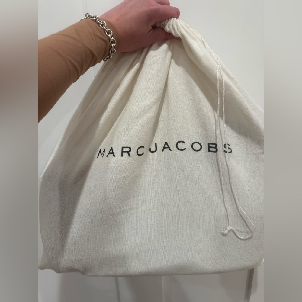 Marc Jacobs Pike Place East/West Black Tote Bag - Picture 2 of 11